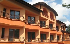 Family Hotel Emaly Green